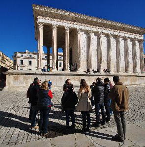 Zoom sur les guides conférenciers de Nîmes Tourisme !