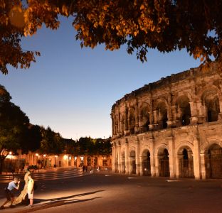 Visite Nîmes au clair de lune